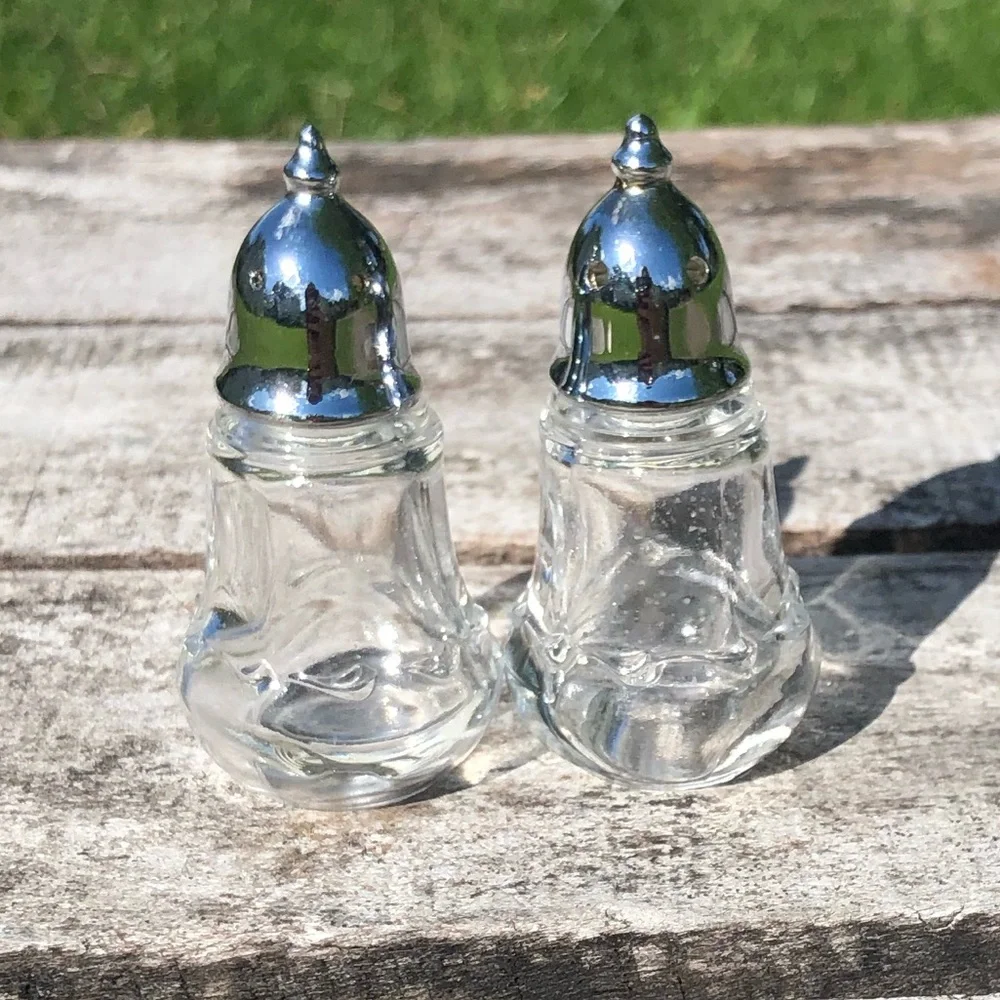 - Vintage Glass Salt & Pepper Shakers! EUC!